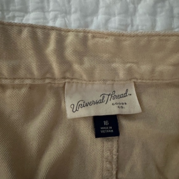 Universal Thread High Rise - Picture 3 of 4